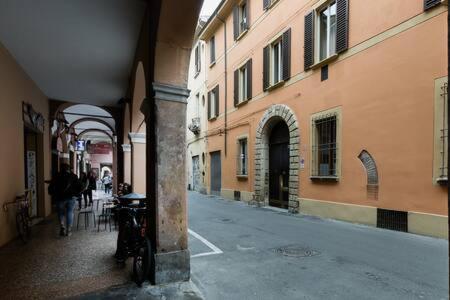 Red Appartamento Immerso Tra Le Mura Bolognesi المظهر الخارجي الصورة